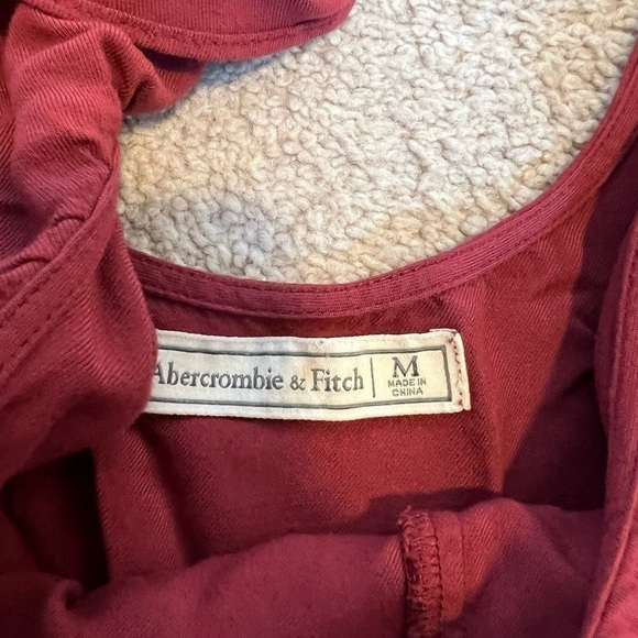 Abercrombie & Fitch Women’s Red Ruffle Top Size Medium - Picture 7 of 7